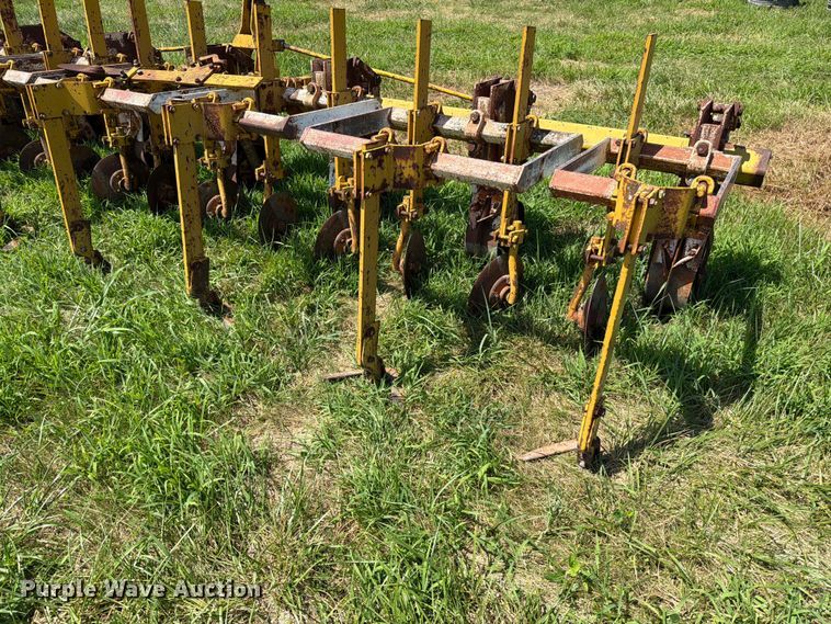 image for item EO8646 Buffalo 4600-6 row crop cultivator