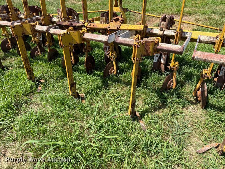 image for item EO8646 Buffalo 4600-6 row crop cultivator