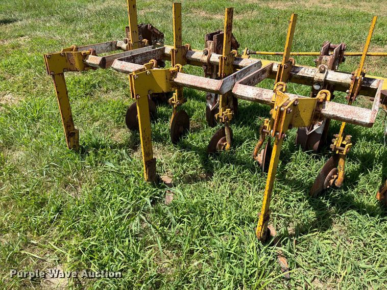 image for item EO8646 Buffalo 4600-6 row crop cultivator