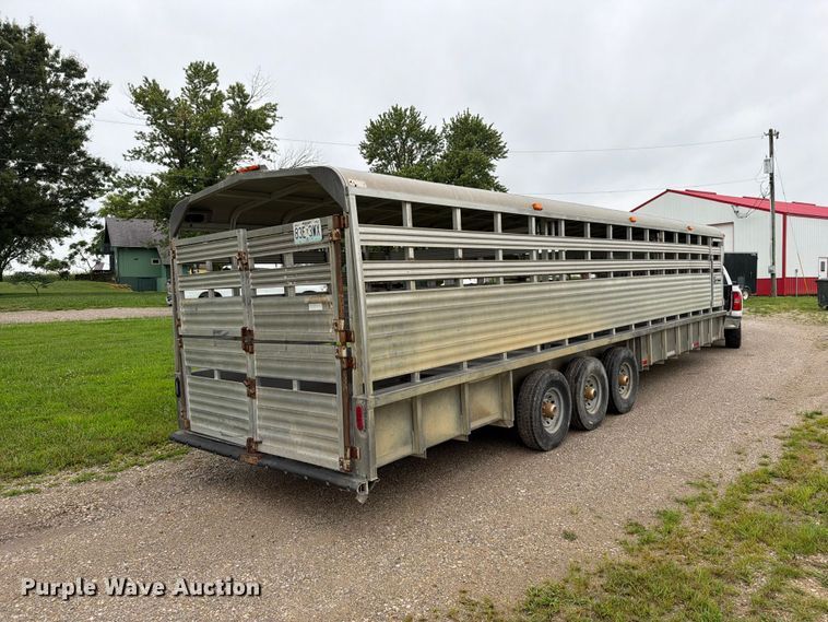image for item EO8658 2008 Kodiak livestock trailer