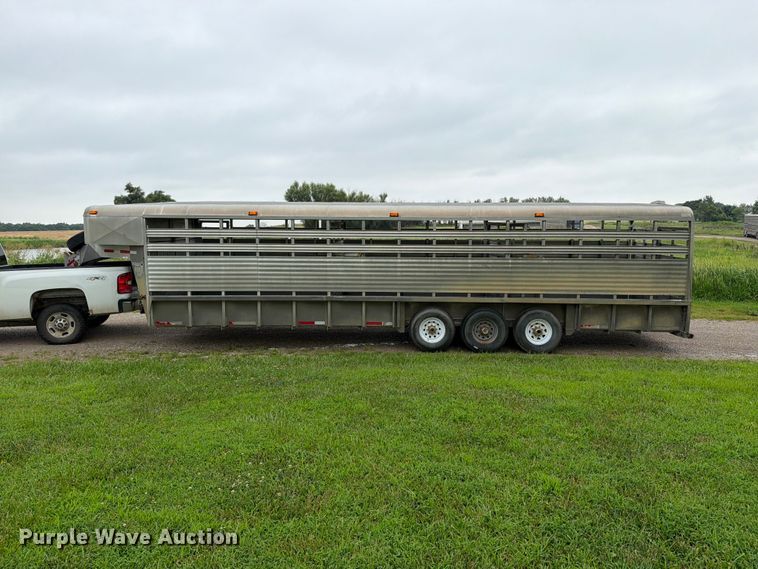 image for item EO8658 2008 Kodiak livestock trailer