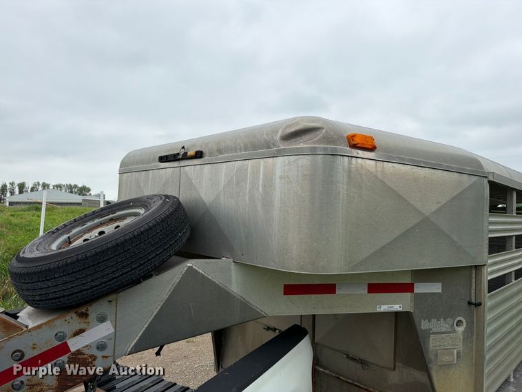 image for item EO8658 2008 Kodiak livestock trailer