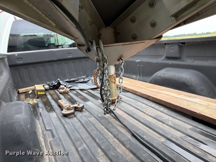 image for item EO8658 2008 Kodiak livestock trailer