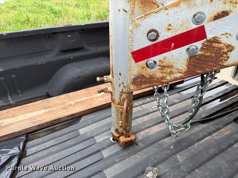 image for item EO8658 2008 Kodiak livestock trailer