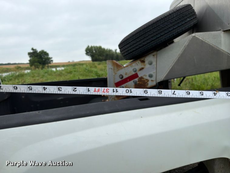 image for item EO8658 2008 Kodiak livestock trailer