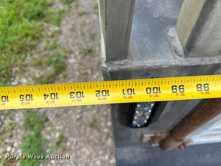 image for item EO8658 2008 Kodiak livestock trailer