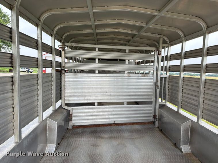 image for item EO8658 2008 Kodiak livestock trailer