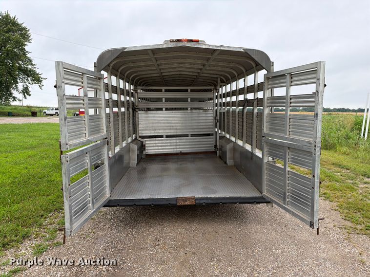 image for item EO8658 2008 Kodiak livestock trailer