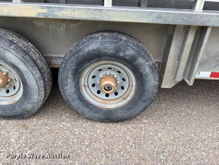 image for item EO8658 2008 Kodiak livestock trailer