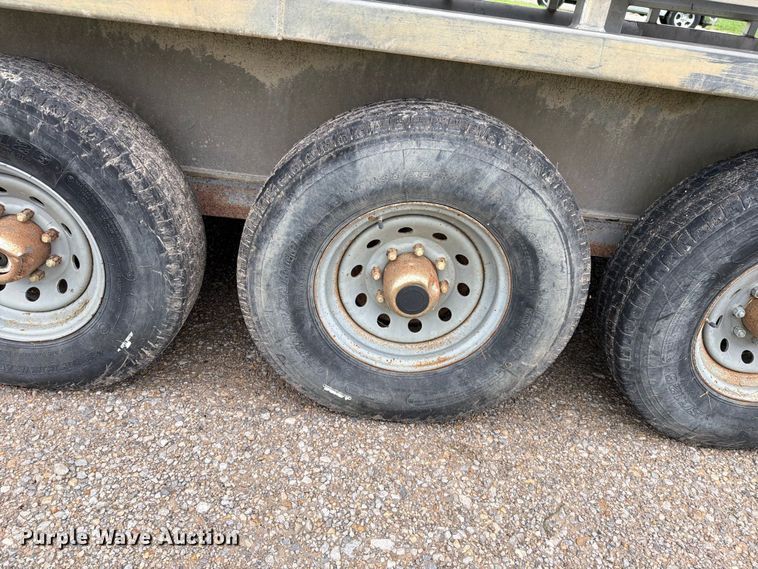 image for item EO8658 2008 Kodiak livestock trailer