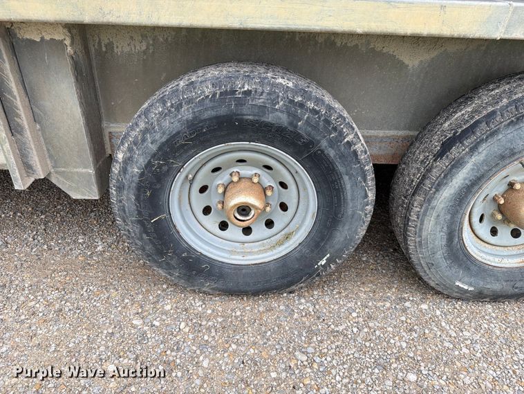 image for item EO8658 2008 Kodiak livestock trailer