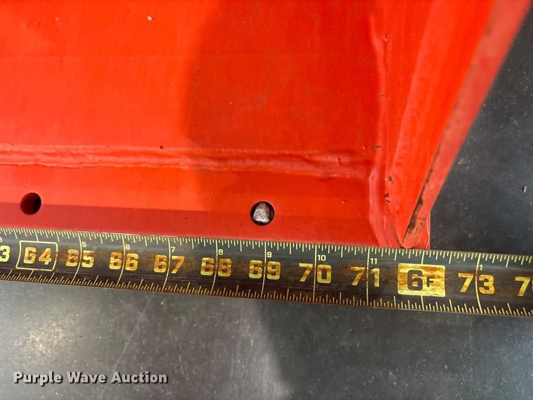 image for item ET0129 Kubota L2294 bucket