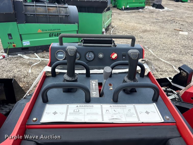 image for item ET0174 2024 Erie SCL850 compact utility loader