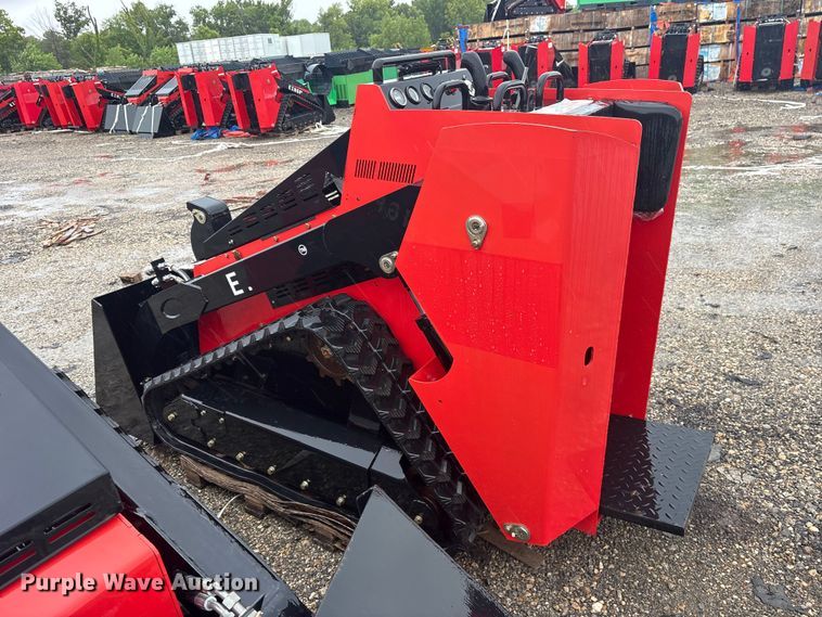 image for item ET0198 2024 Erie SCL850 compact utility loader