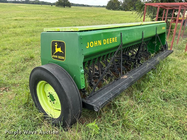 image for item ET0318 John Deere 8300 grain drill