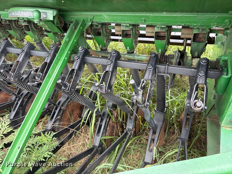 image for item ET0318 John Deere 8300 grain drill