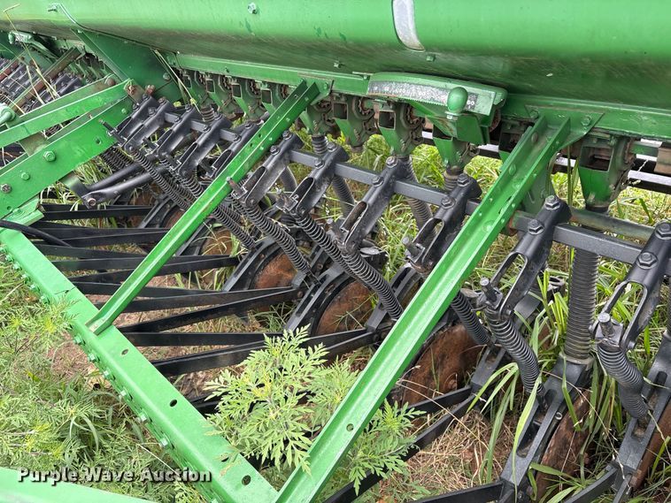 image for item ET0318 John Deere 8300 grain drill