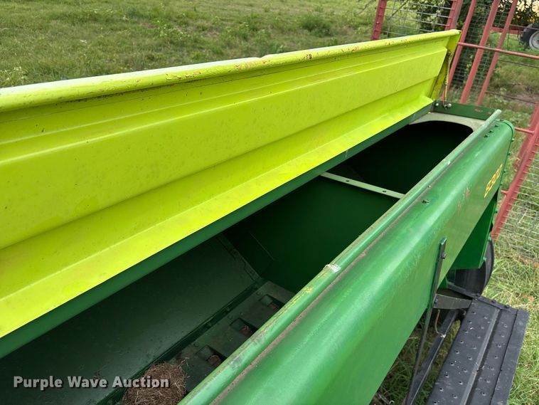 image for item ET0318 John Deere 8300 grain drill