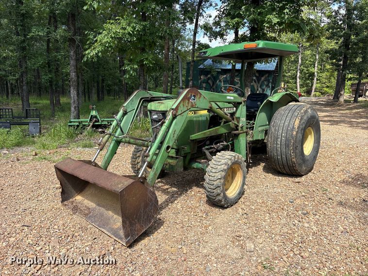 image for item ET0324 1983 John Deere 1050 tractor