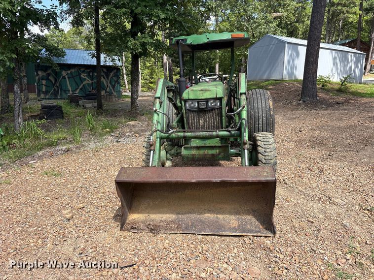 image for item ET0324 1983 John Deere 1050 tractor