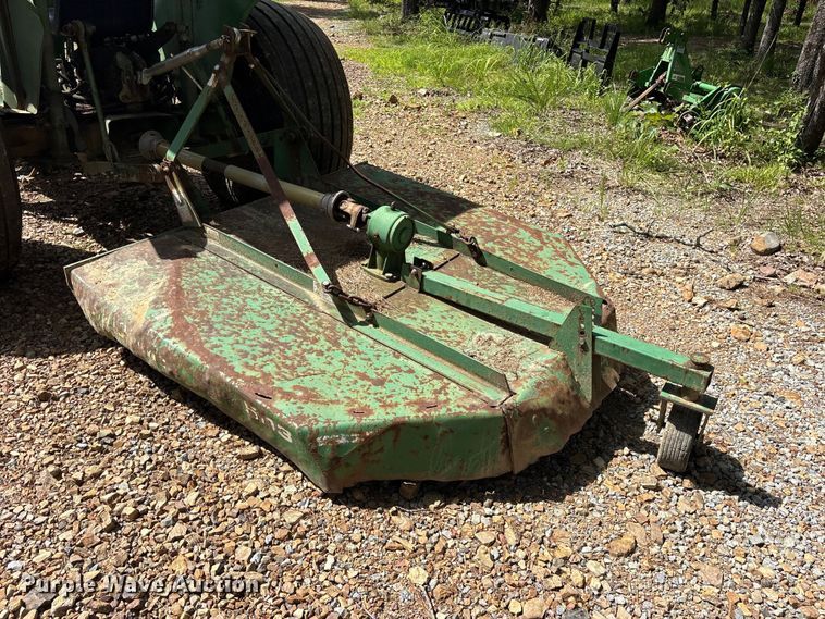 image for item ET0324 1983 John Deere 1050 tractor