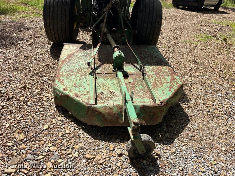 image for item ET0324 1983 John Deere 1050 tractor