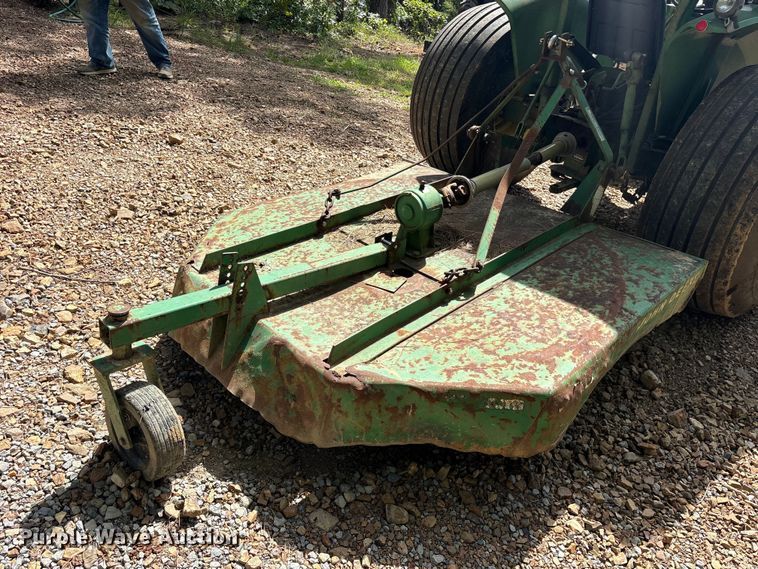 image for item ET0324 1983 John Deere 1050 tractor