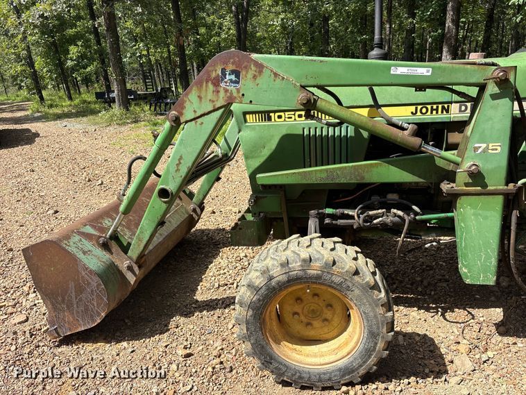 image for item ET0324 1983 John Deere 1050 tractor