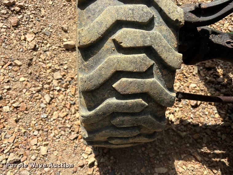 image for item ET0324 1983 John Deere 1050 tractor