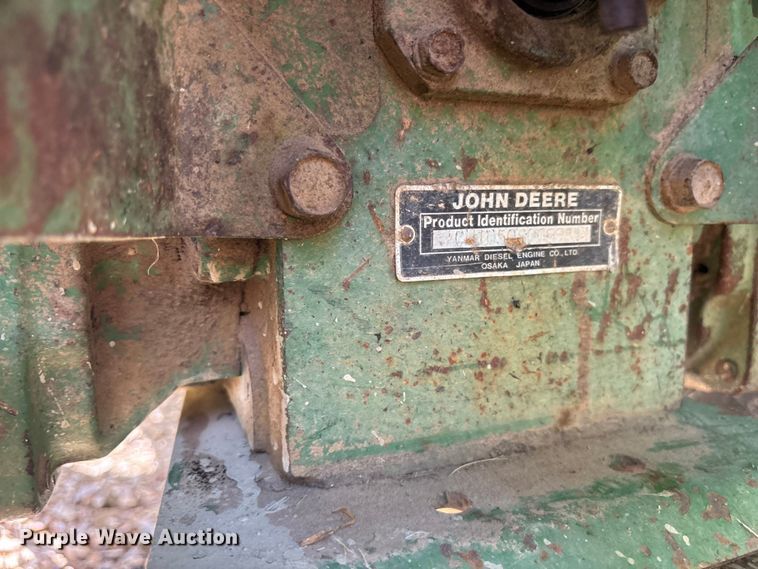 image for item ET0324 1983 John Deere 1050 tractor