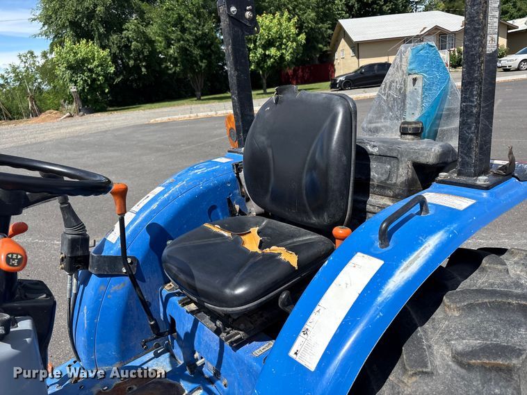 image for item ET0708 2018 New Holland Workmaster 35 MFWD tractor