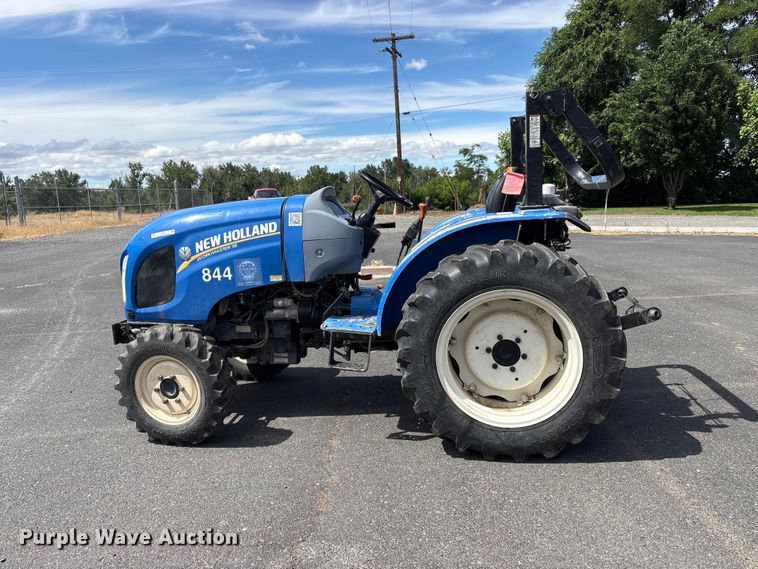 image for item ET0712 New Holland Workmaster 35 MFWD tractor
