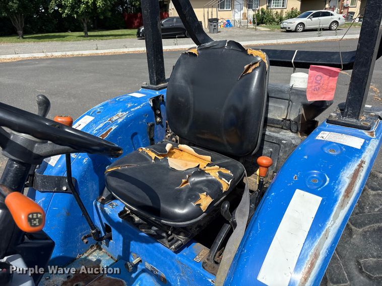image for item ET0712 New Holland Workmaster 35 MFWD tractor