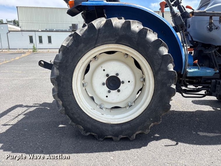 image for item ET0712 New Holland Workmaster 35 MFWD tractor