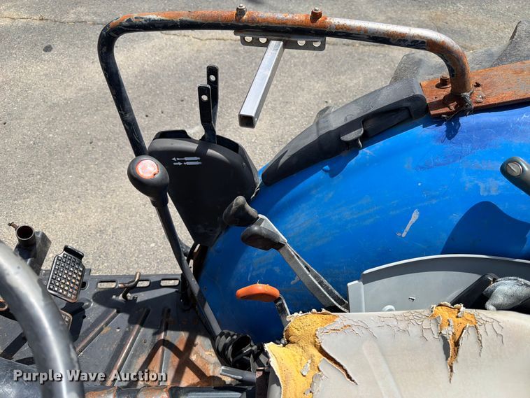image for item ET0714 2013 New Holland T4.75V MFWD tractor