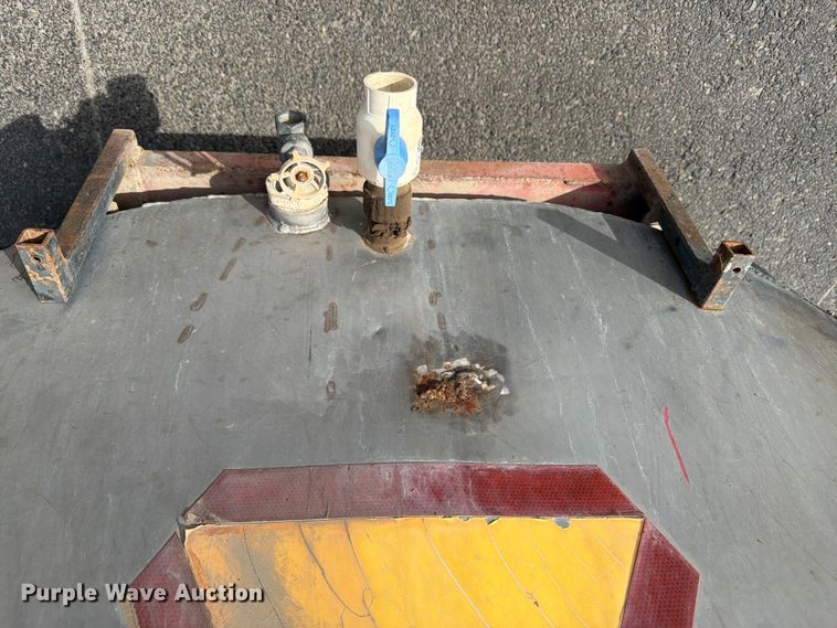 image for item ET0724 Tank trailer