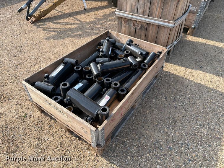image for item EU5839 (17) Lion WD 3000 hydraulic cylinders