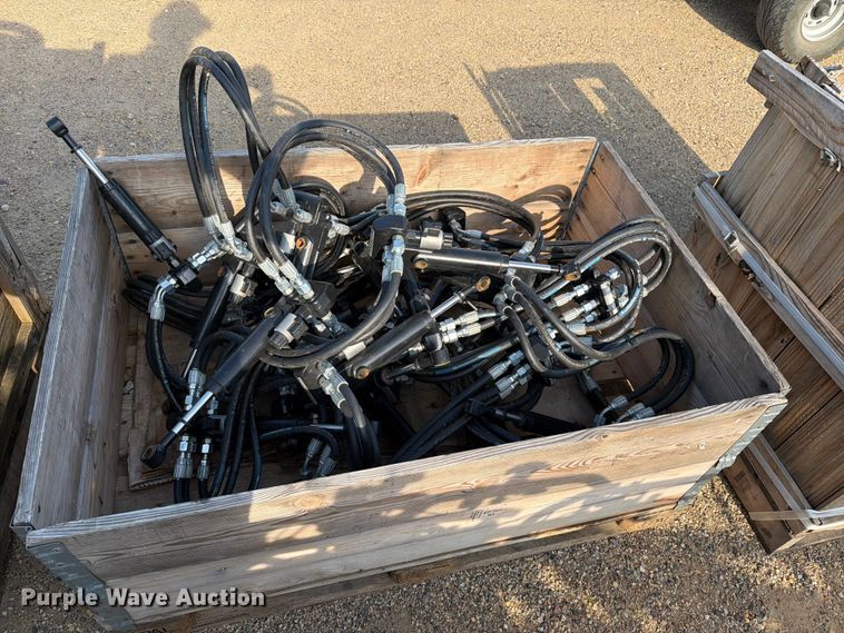 image for item EU5841 (24) Delta force hydraulic actuators