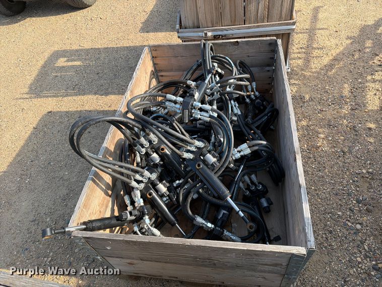 image for item EU5841 (24) Delta force hydraulic actuators