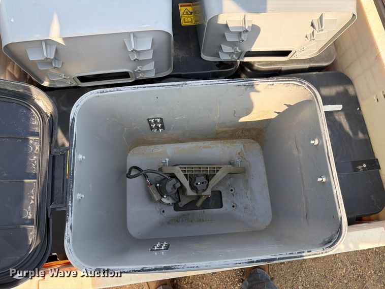 image for item EU5843 (9) insecticide hoppers