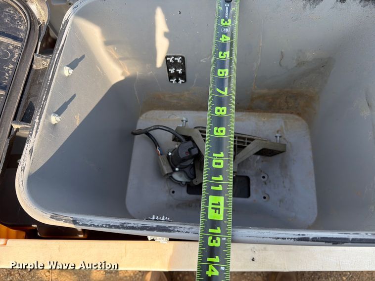 image for item EU5843 (9) insecticide hoppers