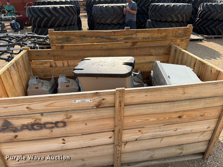 image for item EU5845 (14) 1.6 bushel hoppers