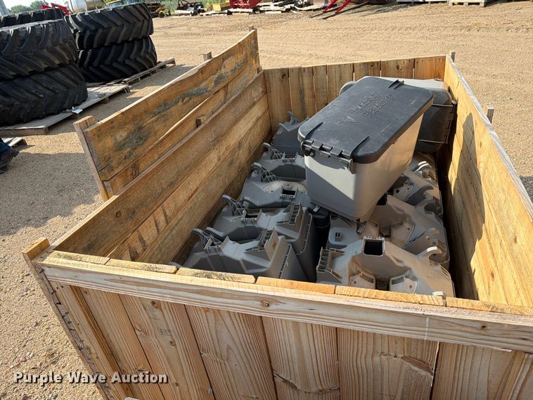 image for item EU5845 (14) 1.6 bushel hoppers