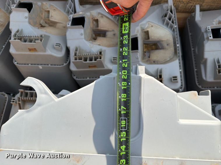 image for item EU5845 (14) 1.6 bushel hoppers