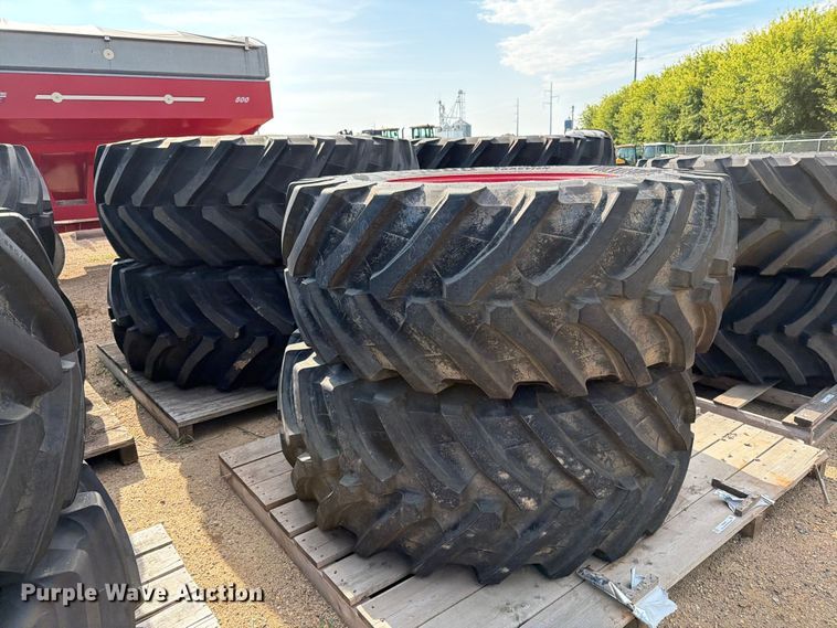 image for item EU5847 (4) Fendt 1050 tractor tires