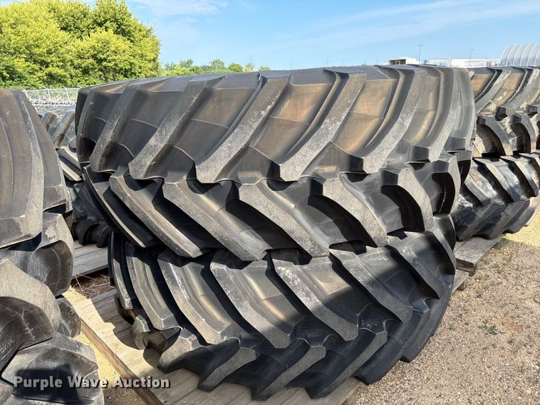image for item EU5847 (4) Fendt 1050 tractor tires