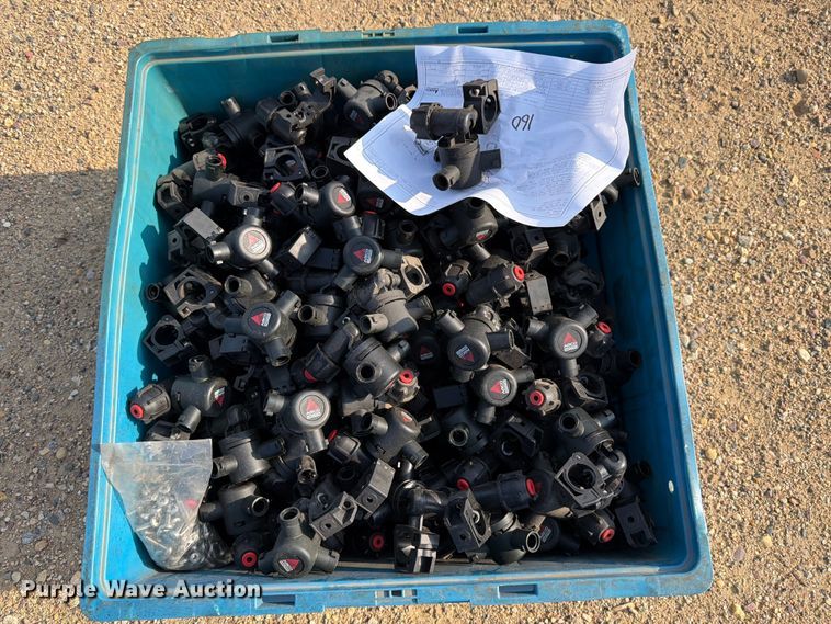 image for item EU5851 Three way nozzles