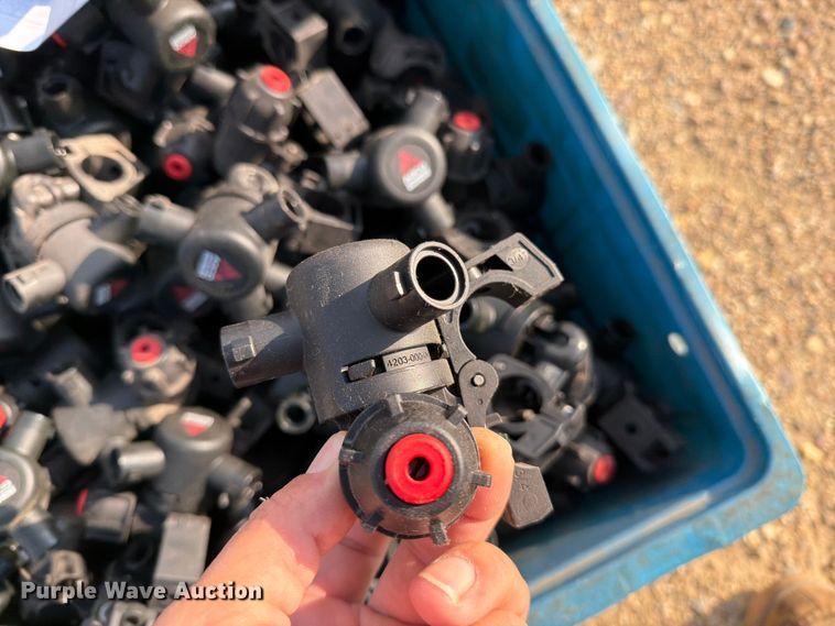 image for item EU5851 Three way nozzles
