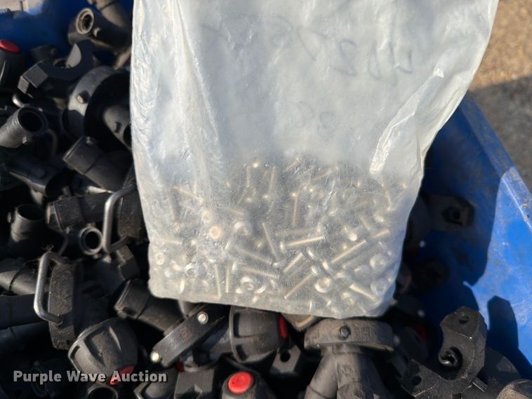 image for item EU5851 Three way nozzles