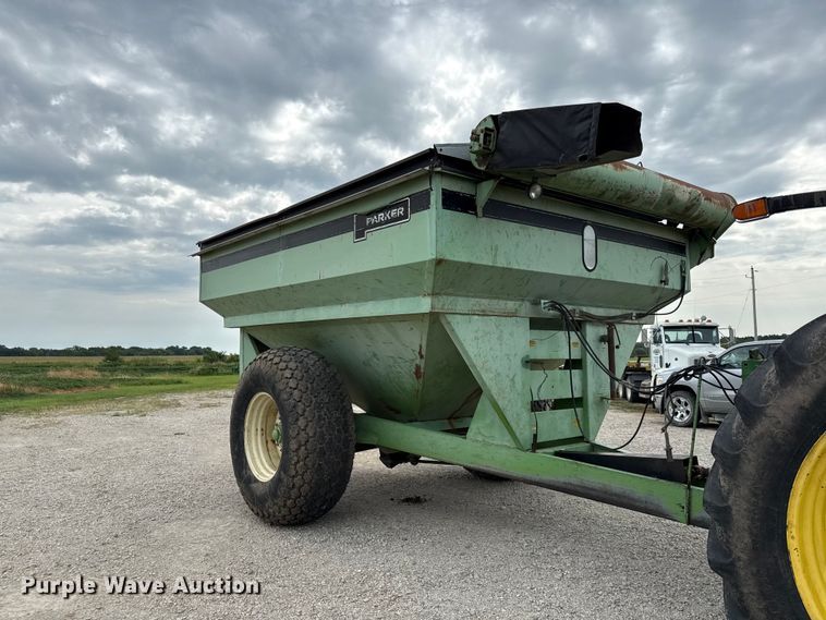 image for item EV6044 Parker 675 grain cart